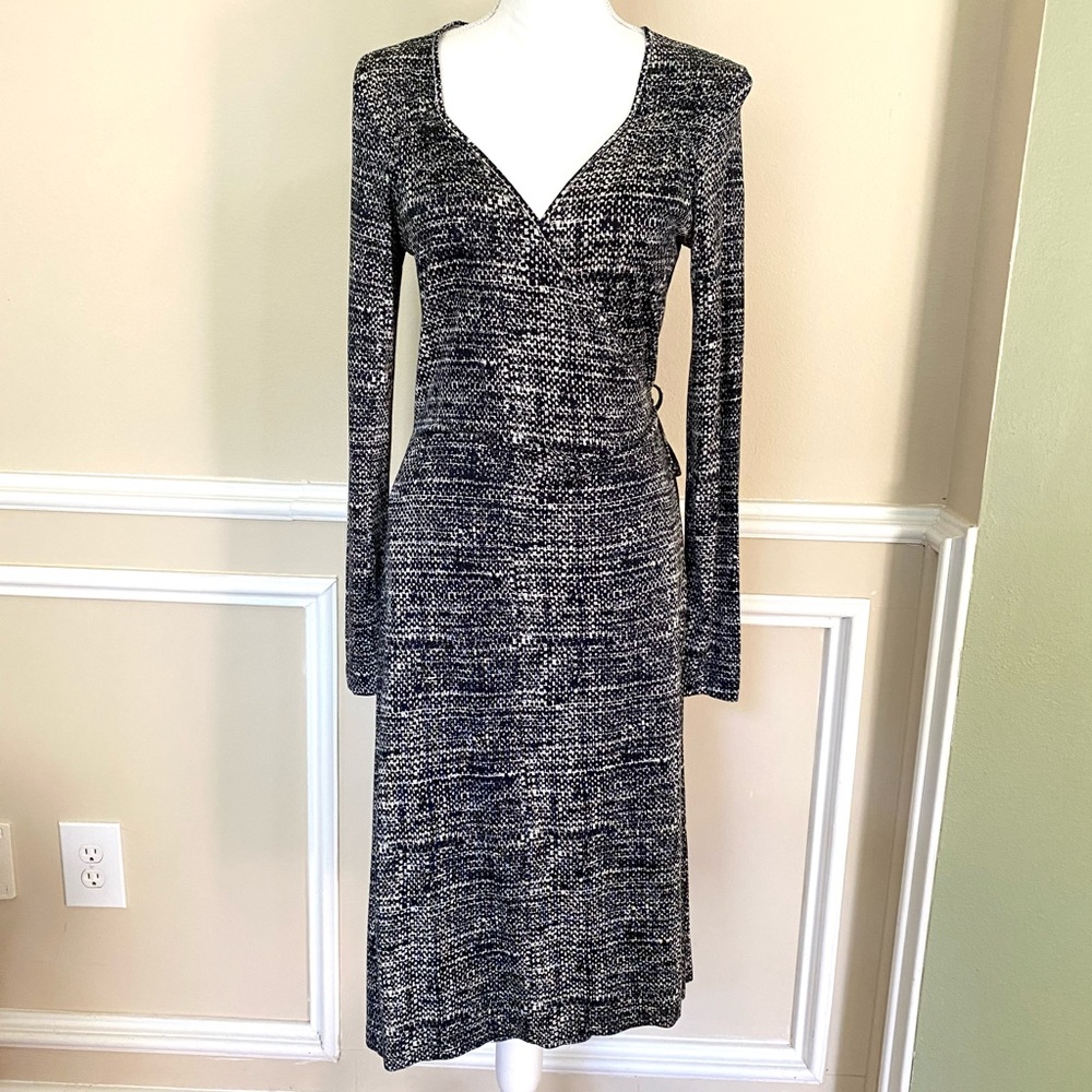 SOLD! BANANA REPUBLIC Black and White Print Wrap Dress